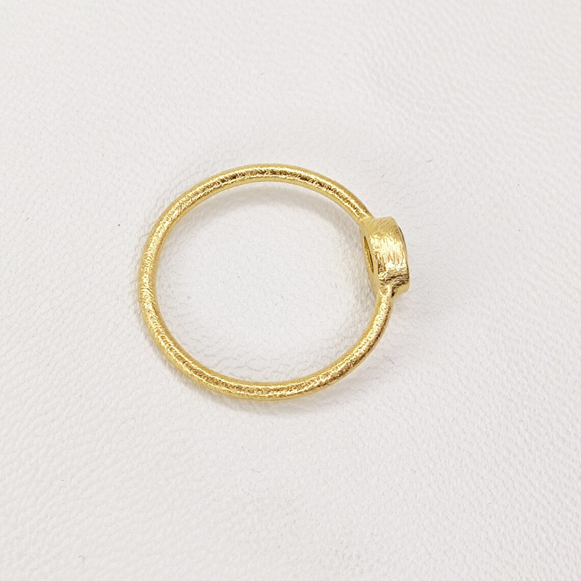 Peridot Oval Gold Ring