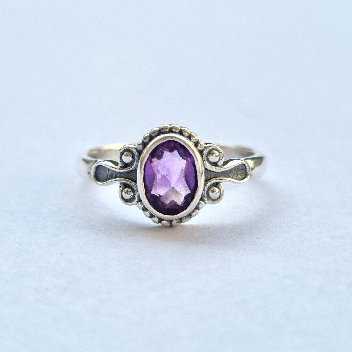 Amethyst Oval Silver Ring, Sterling Silver Amethyst Minimalist Ring, Amethyst Birthstone Ring, Amethyst Gemstone Ring