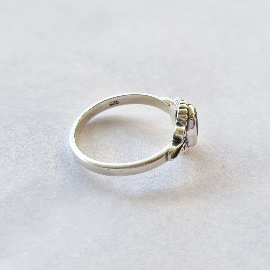 Amethyst Oval Silver Ring, Sterling Silver Amethyst Minimalist Ring, Amethyst Birthstone Ring, Amethyst Gemstone Ring