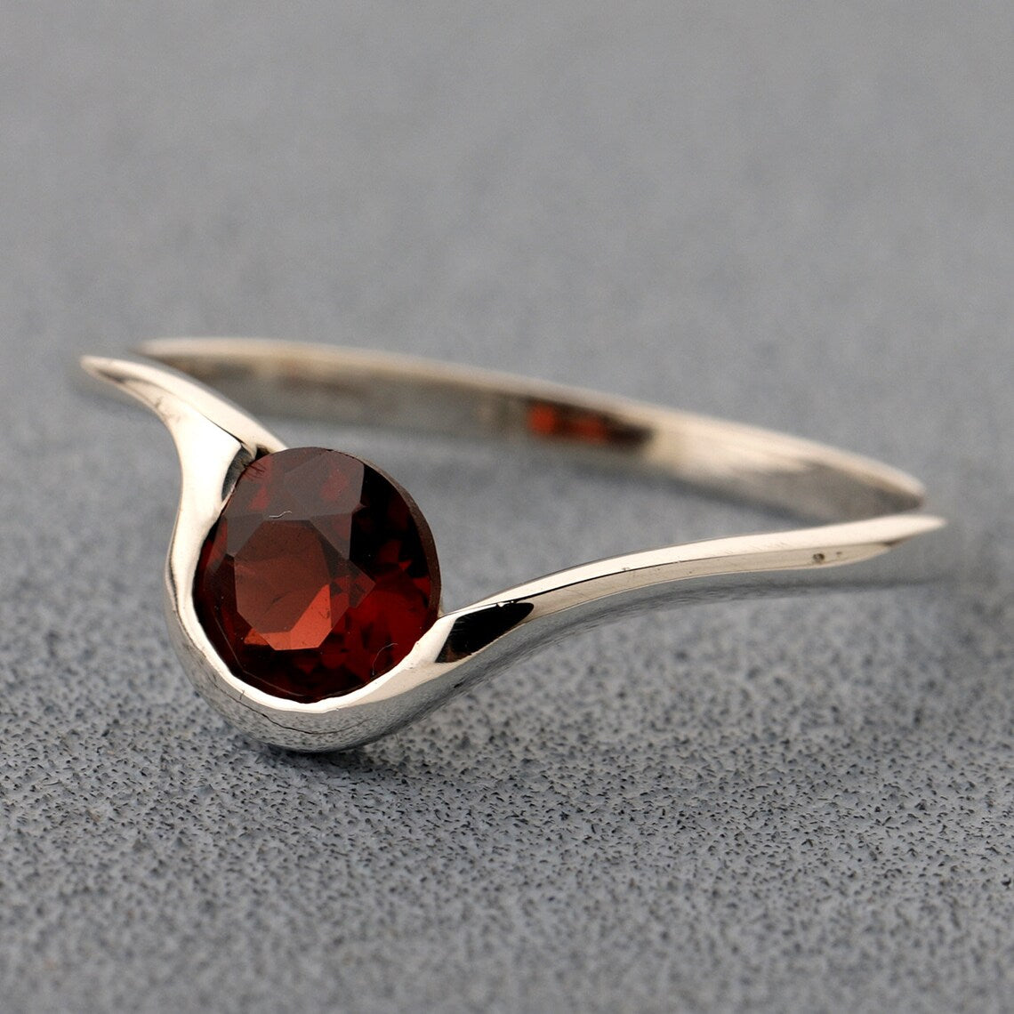 Garnet Gemstone ring -Natural Garnet Ring - Sterling Silver Garnet Ring