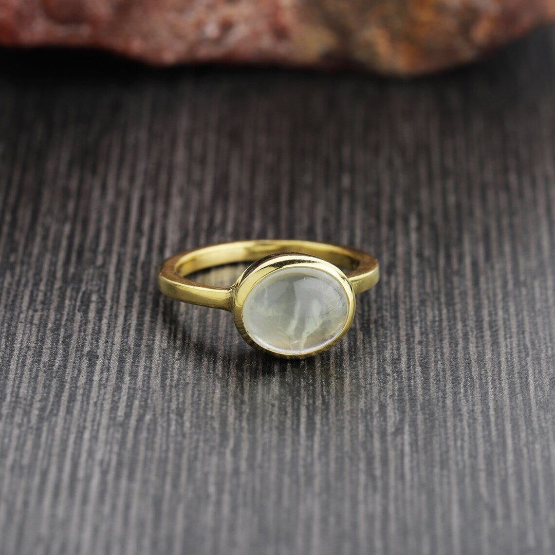 Labradorite Oval Ring, Blue Labradorite Gemstone Ring - Stacking Ring- Delicate Ring - Labradorite Gold Ring