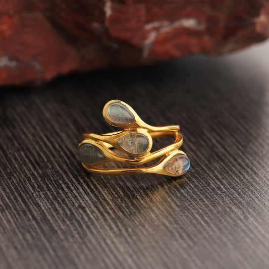 Multi Labradorite Ring, Pear Labradorite Gold Ring, Blue Labradorite Ring, Dainty Ring,Birthstone Ring, Statement Ring, Multitone Ring