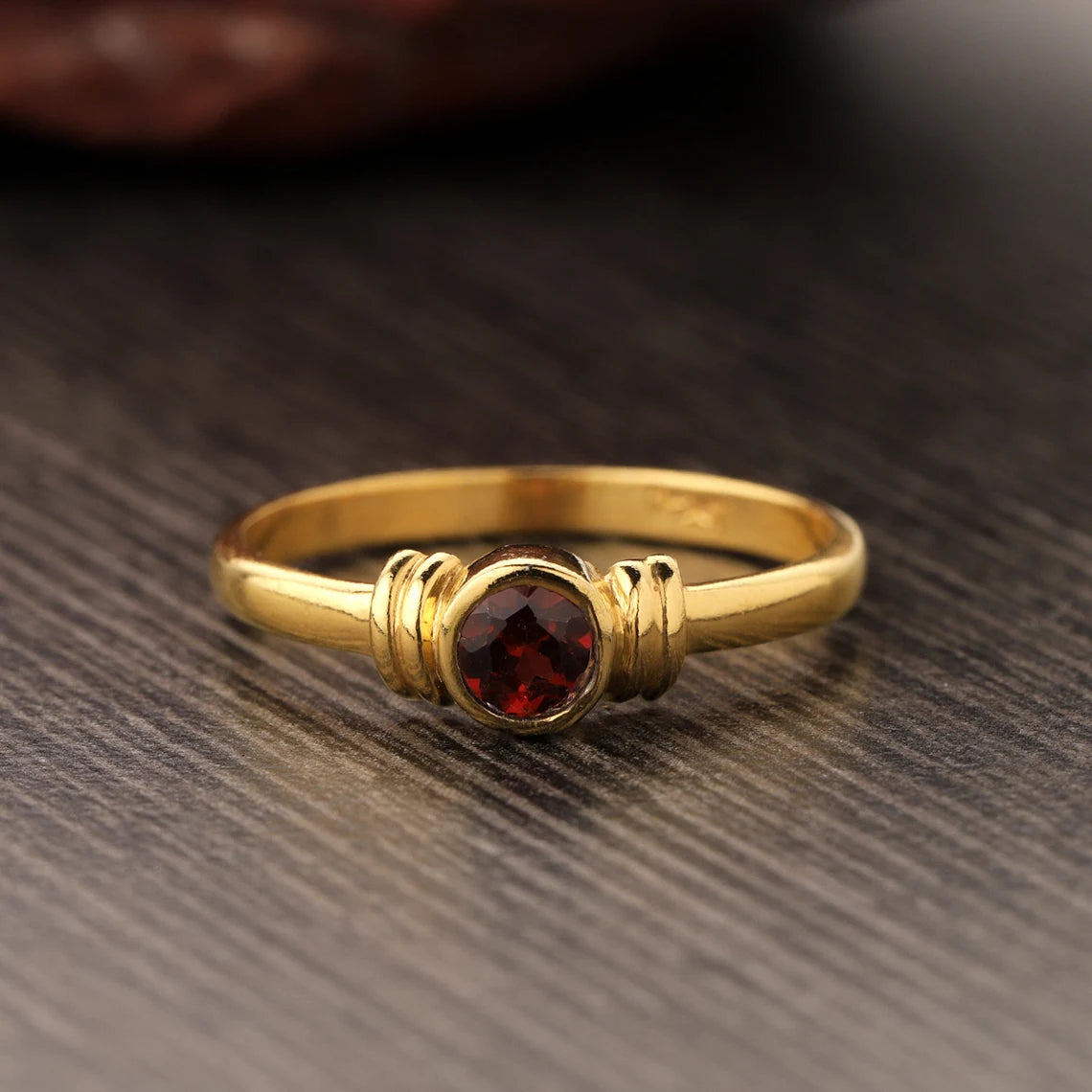 Natural Garnet Minimalist Round Ring, Dainty Garnet Gold Ring, Natural Garnet Gemstone Ring