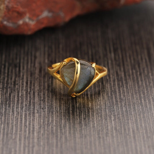 Heart Labradorite Ring, Gold Labradorite Ring, Labradorite Gemstone Ring, Solitaire Ring, Labradorite Prong set Ring, Handmade Ring